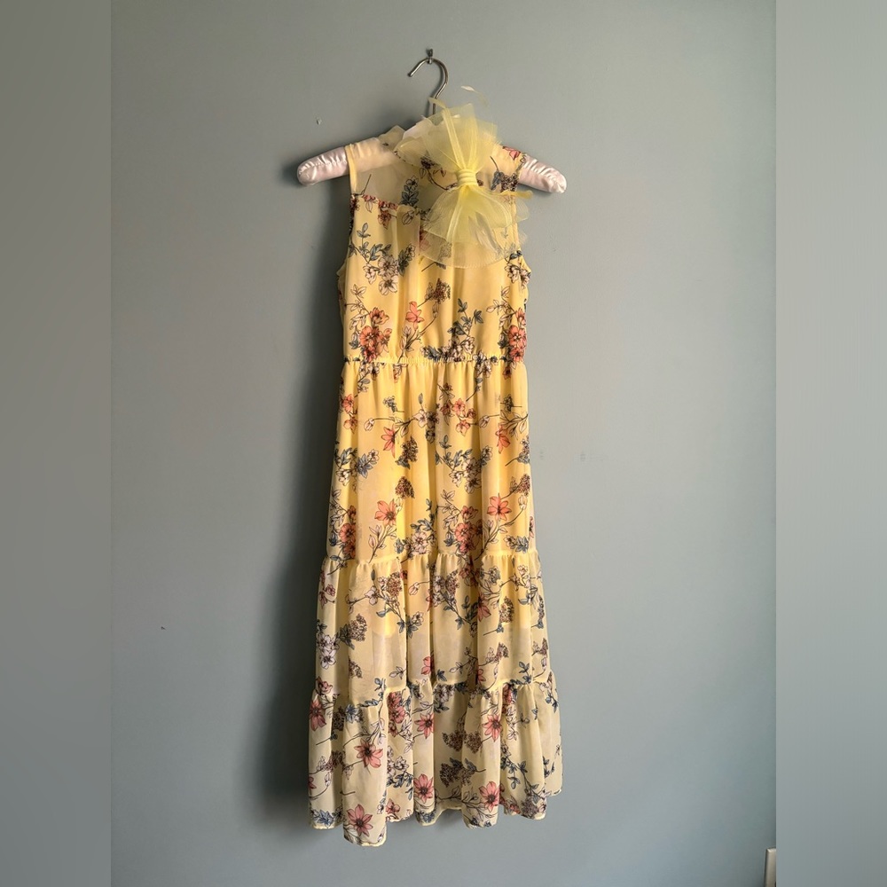 Ava and Yelly girls chiffon Easter/spring dress with matching Fascinator